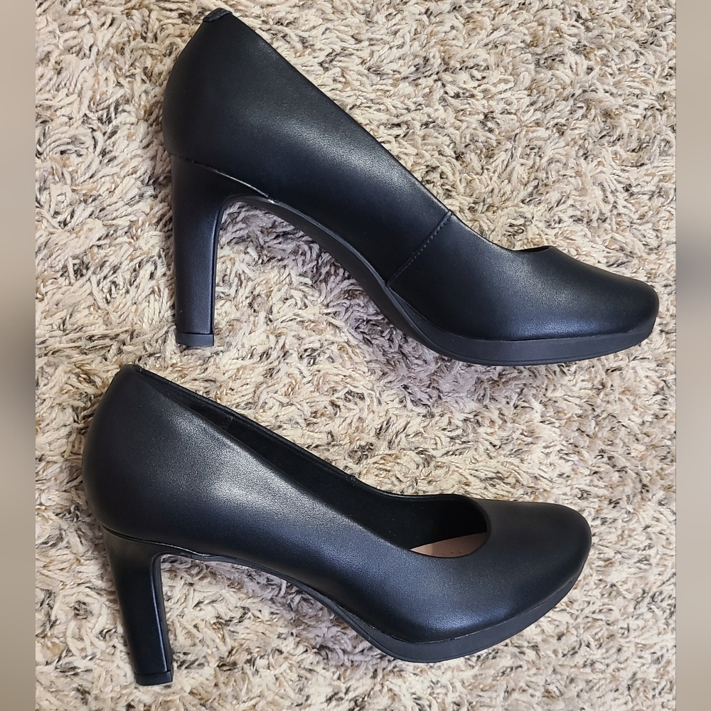 Clarks Ambyr Joy Women's Black Platform Pumps 9.5M